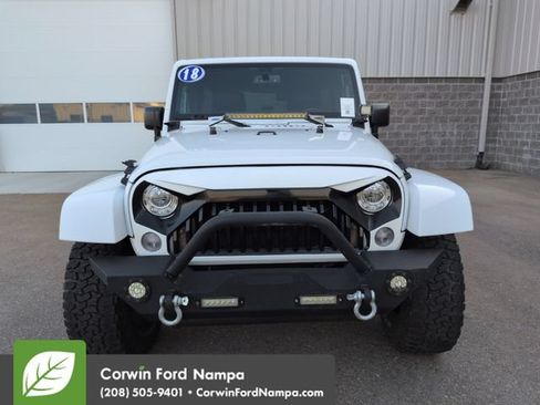 Used 2018 Jeep Wrangler Unlimited Sahara w/ Max Tow Package AWD/4WD image 8