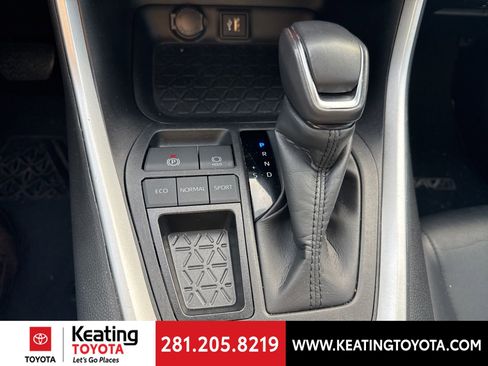 Used 2024 Toyota RAV4 XLE Premium image 20