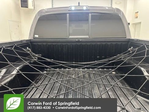 Used 2016 Toyota Tacoma Limited image 15