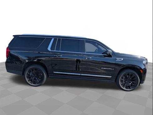 Certified 2022 GMC Yukon XL Denali AWD/4WD image 3