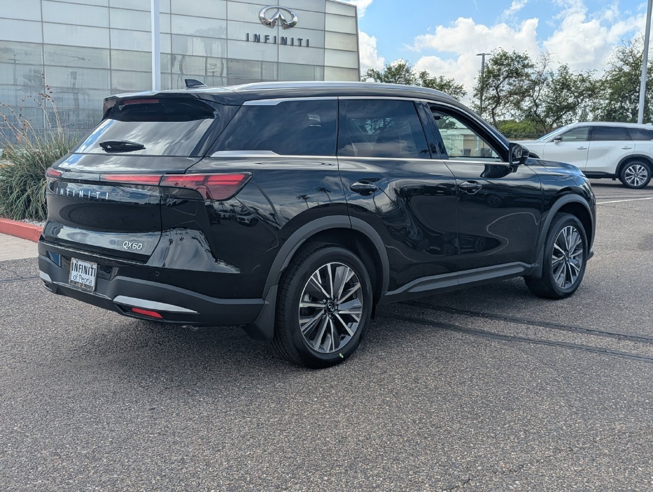 New 2027 INFINITI QX60 Luxe FWD image 5
