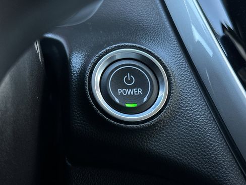 Used 2022 Chevrolet Bolt EUV LT image 28