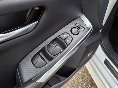 New 2025 Nissan Sentra SR w/ SR Premium Package FWD image 19