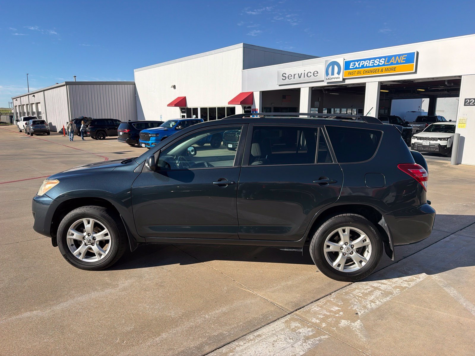 Used 2011 Toyota RAV4 4WD w/ Upgrade Value Pkg image 8
