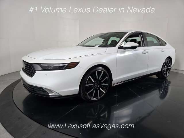 Used 2023 Honda Accord Touring image 2