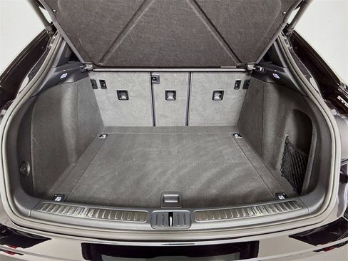 Used 2025 Porsche Macan image 28