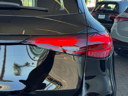 Certified 2025 Mercedes-Benz GLC 300 image 17