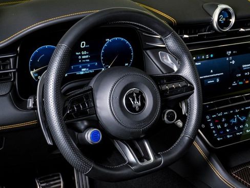 Certified 2024 Maserati Grecale Trofeo image 20