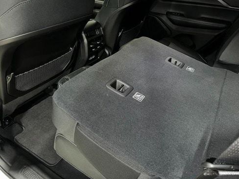 Certified 2023 Jeep Grand Cherokee Laredo image 23