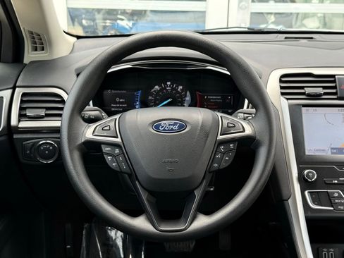 Used 2020 Ford Fusion SE FWD image 24