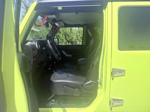 Used 2016 Jeep Wrangler Unlimited Rubicon AWD/4WD image 17