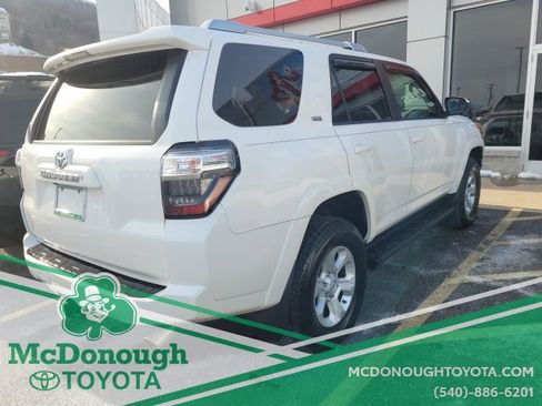 Used 2016 Toyota 4Runner SR5 image 4