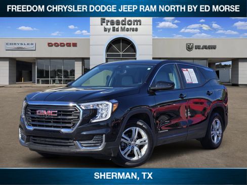 Used 2024 GMC Terrain SLE image 1