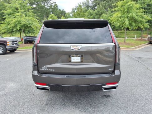 Certified 2021 Cadillac Escalade Premium Luxury AWD/4WD image 6