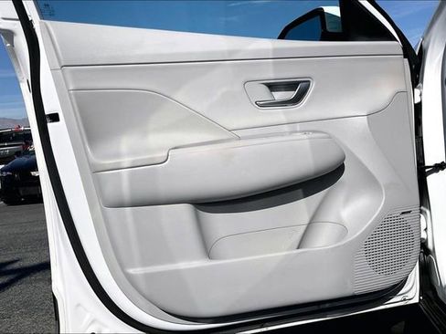 Used 2024 Hyundai Kona Limited image 22