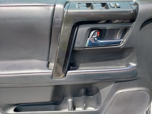 Certified 2021 Toyota 4Runner Venture w/ Moonroof Package AWD/4WD image 37