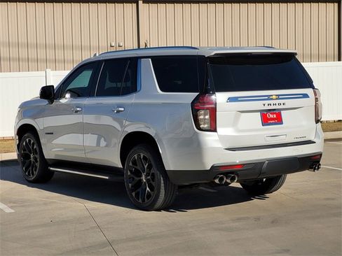Used 2021 Chevrolet Tahoe Premier w/ Premium Package image 6