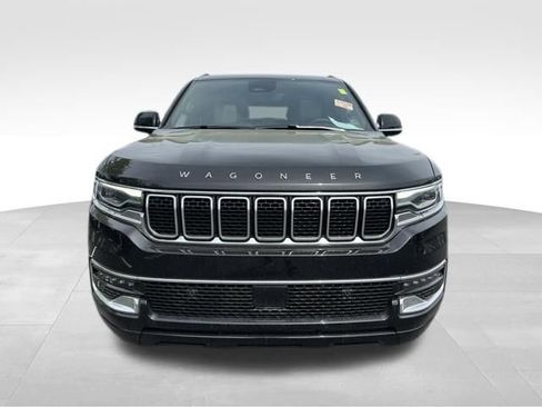 Used 2025 Jeep Wagoneer 4WD w/ Premium Group I image 10