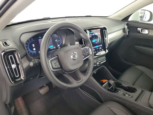 Used 2023 Volvo XC40 B5 Core w/ Climate Package image 11