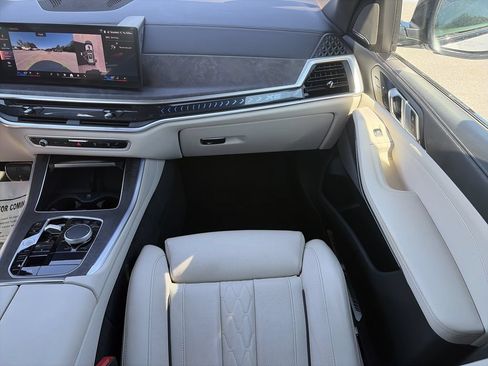 Used 2025 BMW X5 sDrive40i w/ M Sport Package RWD image 17