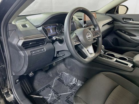 Used 2023 Nissan Altima 2.5 SV FWD image 9