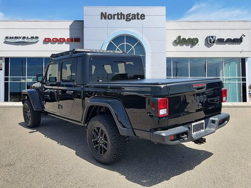 Used 2022 Jeep Gladiator Sport AWD/4WD image 3