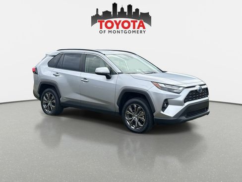 Used 2022 Toyota RAV4 XLE Premium image 1