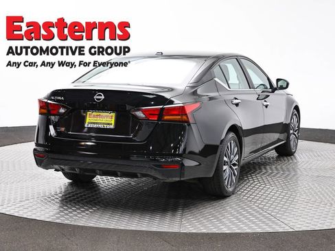 Used 2025 Nissan Altima 2.5 SV FWD image 5