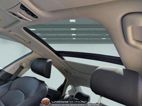 Used 2019 Kia Cadenza Technology FWD image 13