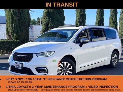 Used 2023 Chrysler Pacifica Limited FWD image 1