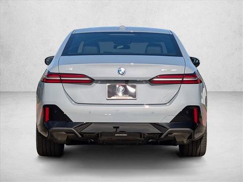 New 2026 BMW i5 eDrive40 w/ M Sport Package RWD image 8