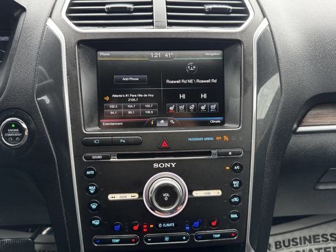 Used 2016 Ford Explorer Limited image 17