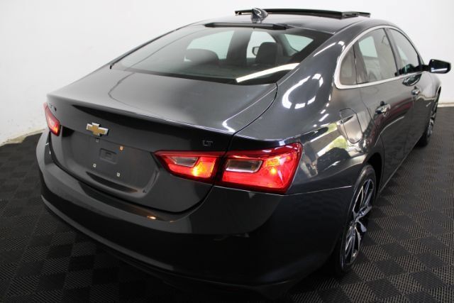 Used 2017 Chevrolet Malibu LT w/ Leather Package FWD image 5