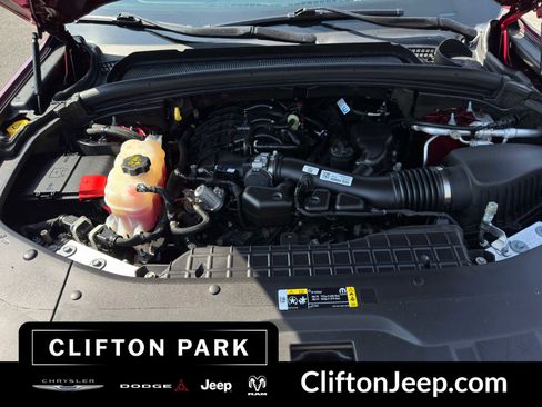 Used 2023 Jeep Grand Cherokee Altitude AWD/4WD image 29
