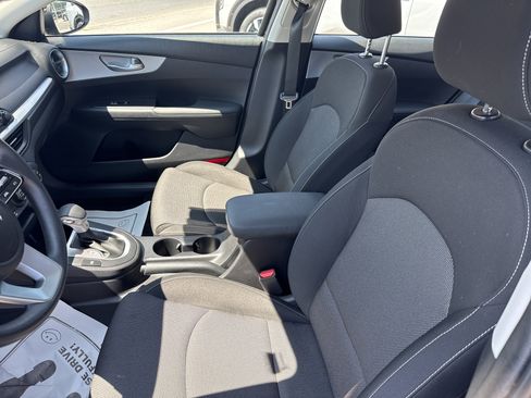 Certified 2024 Kia Forte LXS w/ LXS Technology Package FWD image 12