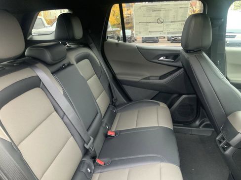 New 2026 Chevrolet Equinox LT w/ Convenience Package II image 12