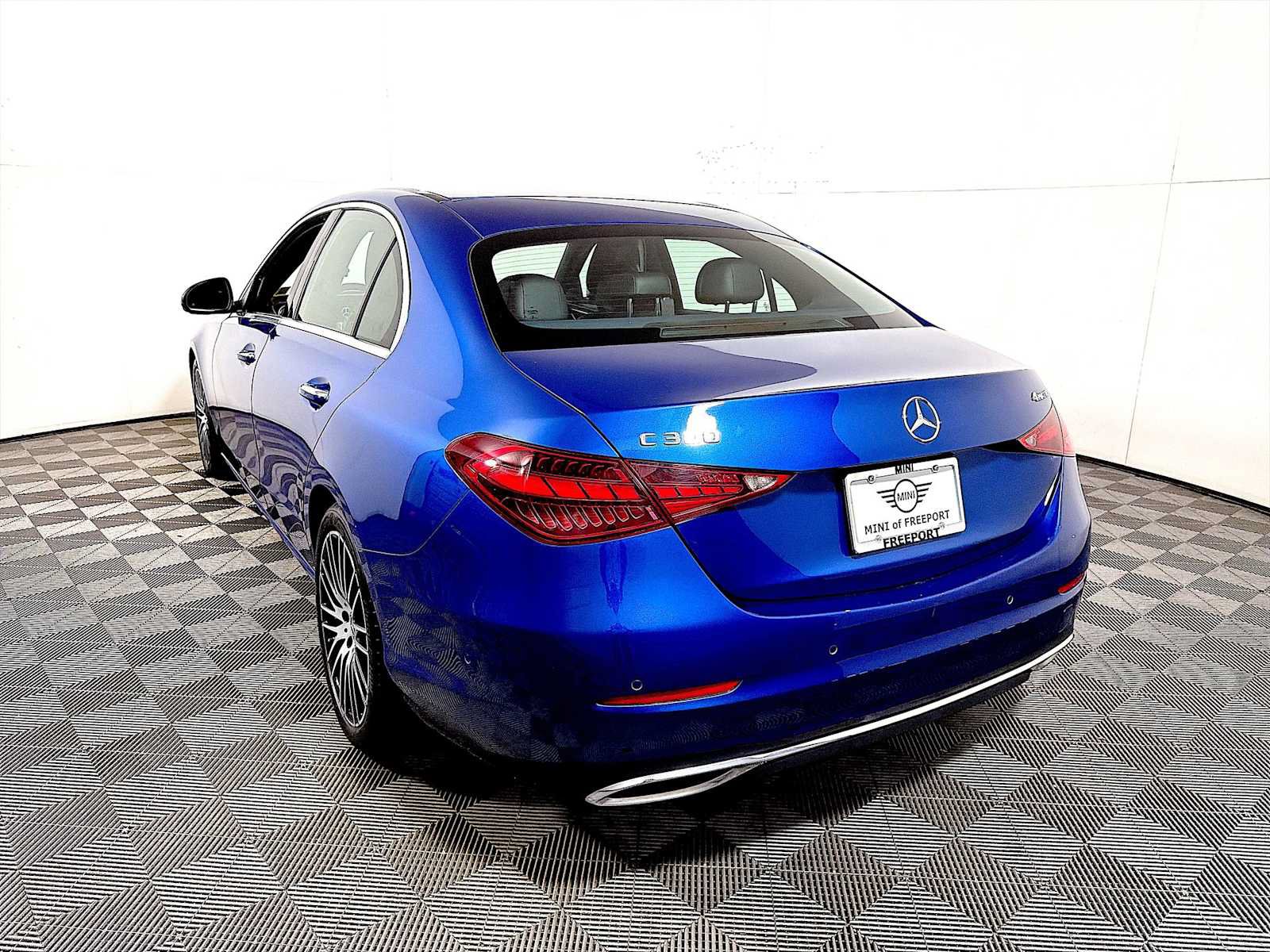 Used 2023 Mercedes-Benz C 300 4MATIC Sedan image 5