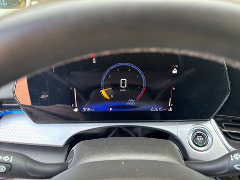 Used 2025 Chevrolet Trax LT w/ LT Convenience Package image 40