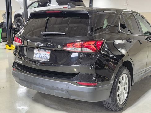 Used 2022 Chevrolet Equinox LS w/ LS Convenience Package image 11