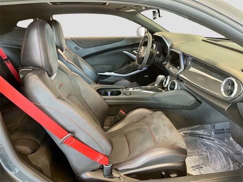 Used 2018 Chevrolet Camaro ZL1 image 28