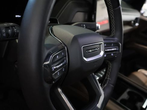 Used 2026 GMC Yukon Denali Ultimate AWD/4WD image 18