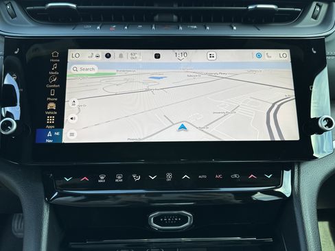 New 2026 Jeep Grand Cherokee Altitude image 7