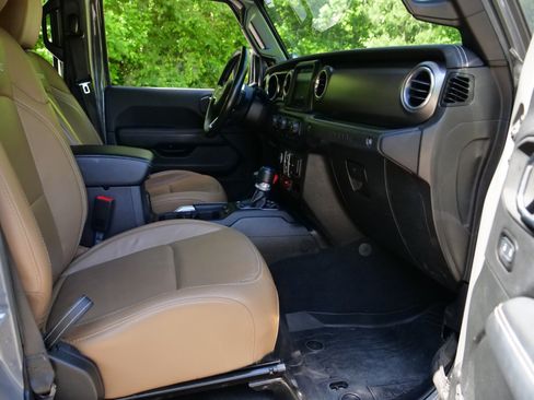 Used 2020 Jeep Wrangler Unlimited Rubicon AWD/4WD image 39