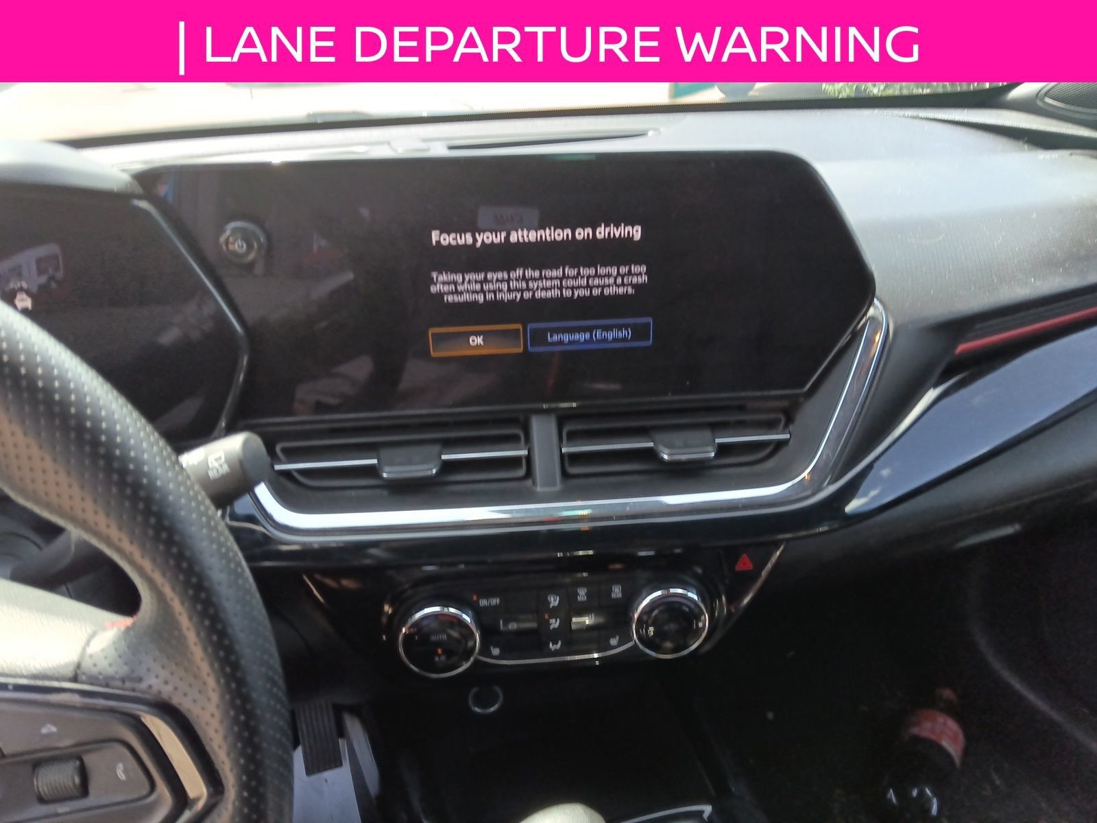 Used 2025 Chevrolet Trax RS FWD image 14