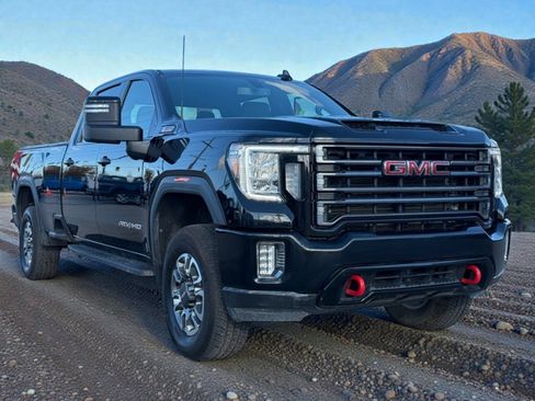 Used 2023 GMC Sierra 2500 AT4 image 2