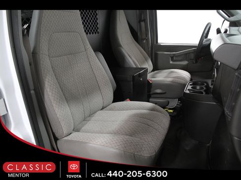 Used 2024 Chevrolet Express 2500 w/ Driver Convenience Package image 13