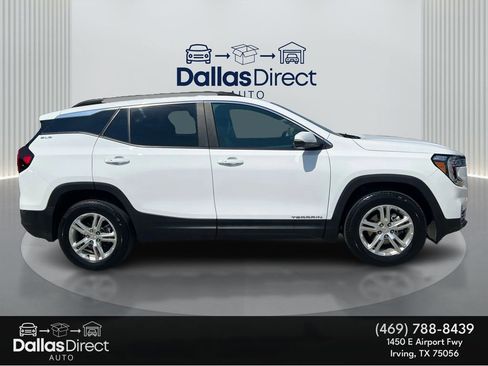 Used 2023 GMC Terrain SLE w/ Driver Convenience Package image 5