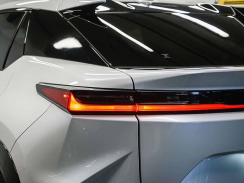 Used 2024 Lexus RZ 300e Premium image 9