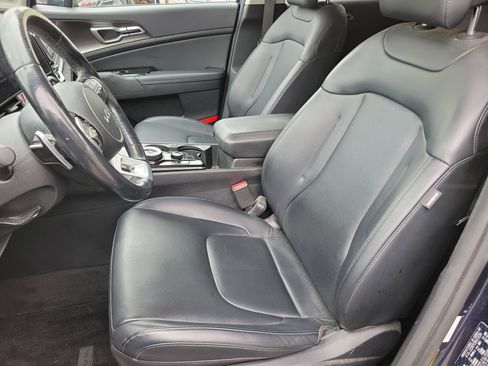 Used 2023 Kia Sportage EX AWD/4WD image 4