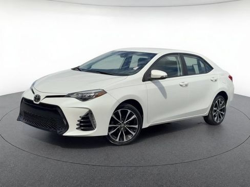 Used 2017 Toyota Corolla SE FWD image 1